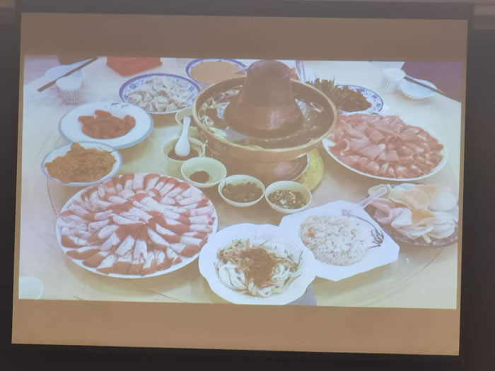 綿陽(yáng)中旅行假日旅行社舉行胡楊林、南疆專列推薦會(huì)